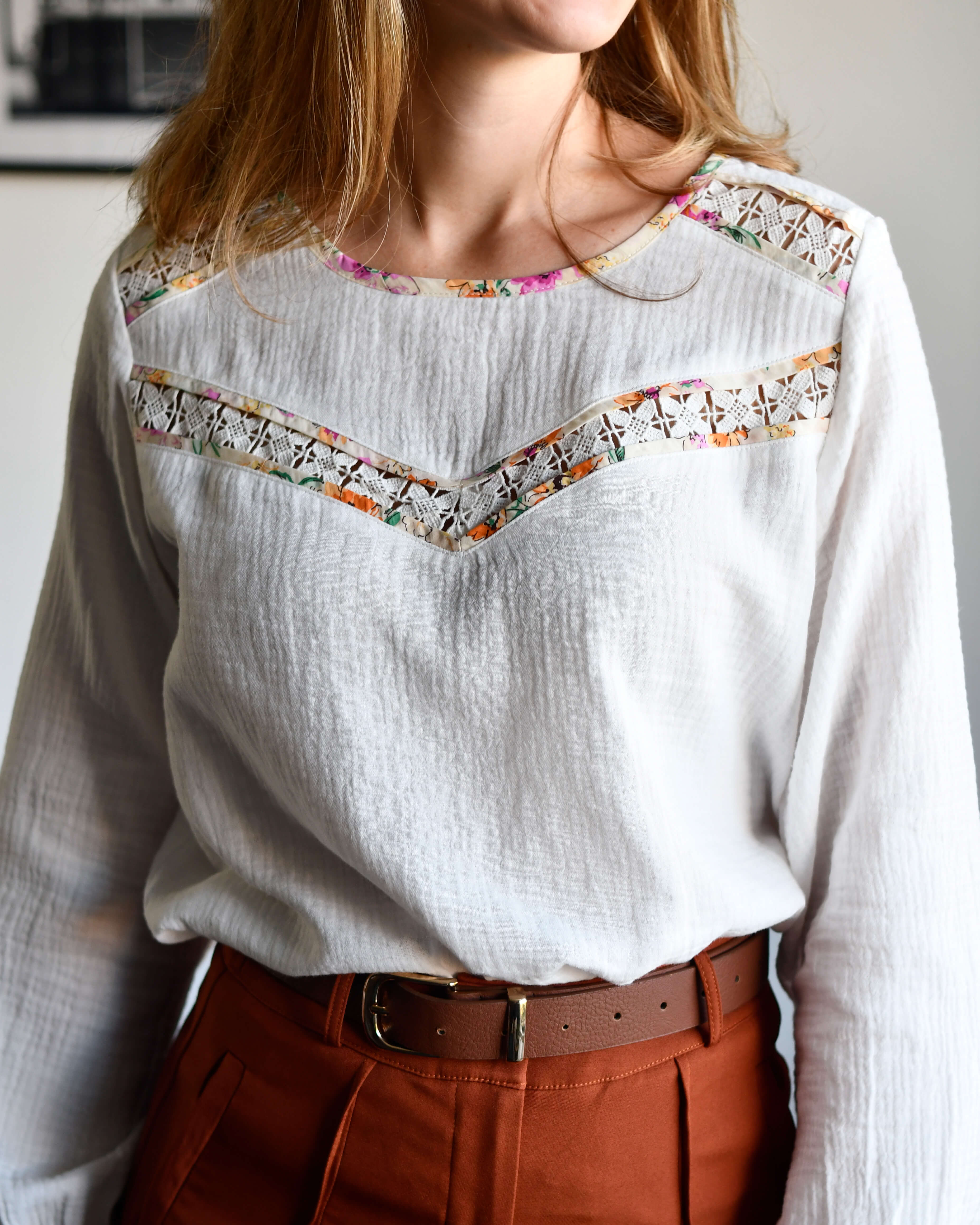 Blouse met gehaakt patroon